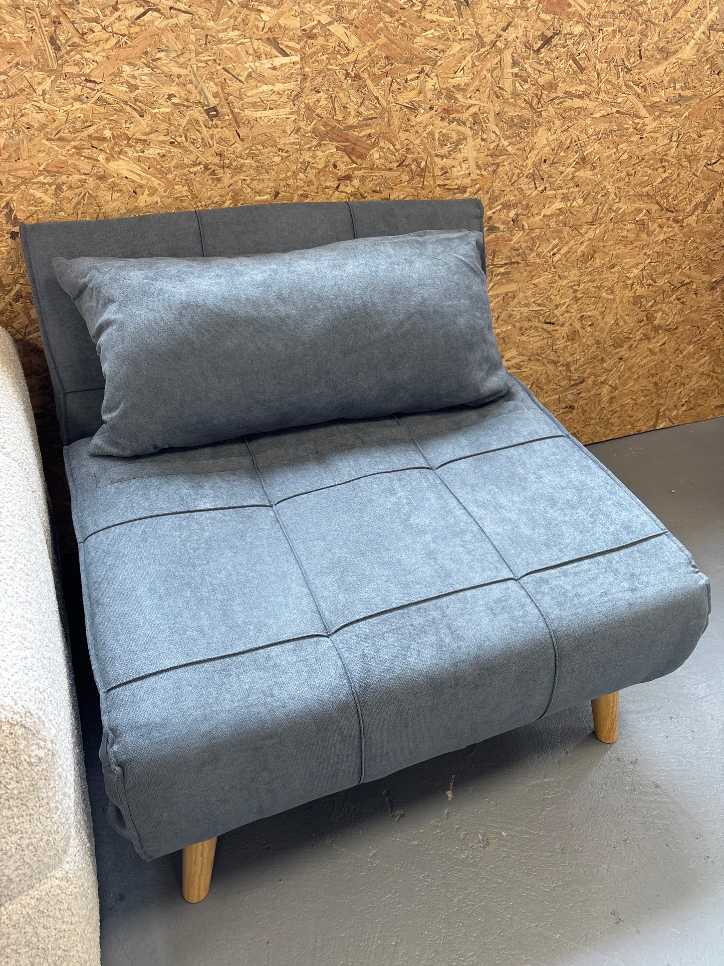 Fauteuil convertible XL en tissu CHILA - Gris