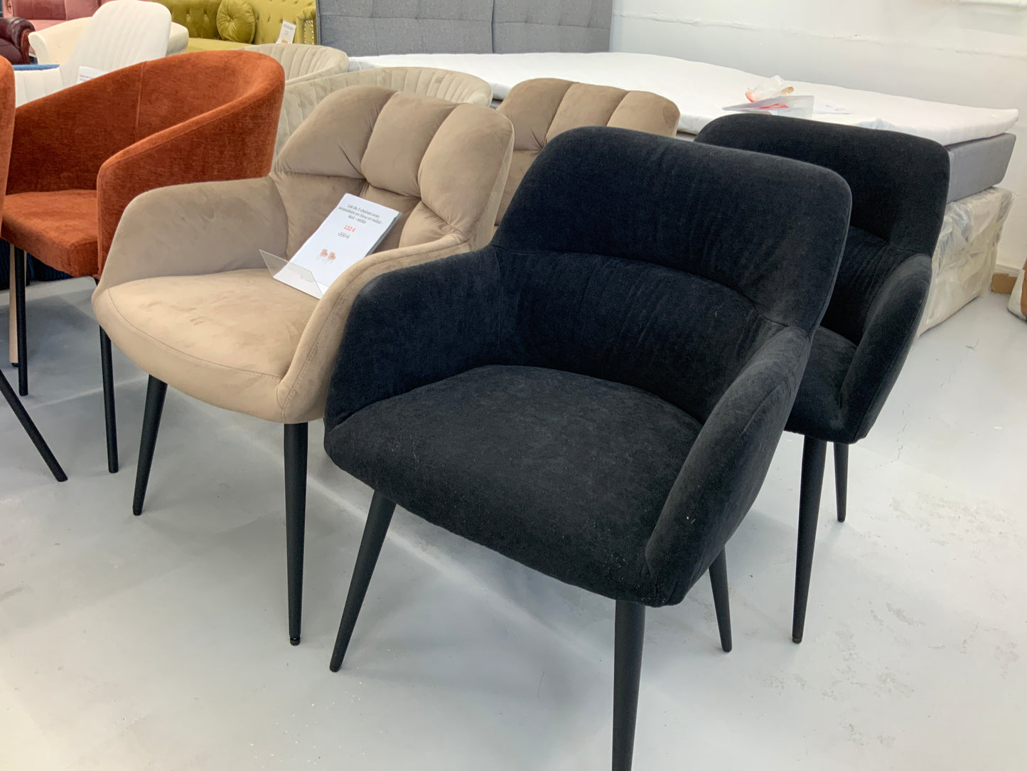 Lot de 2 chaises avec accoudoirs en tissu et métal - Noir - HEKA